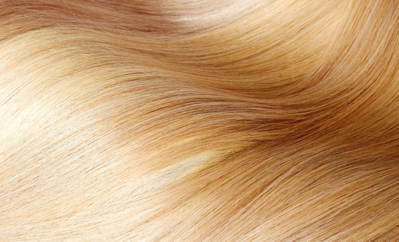 Piękne, lśniące blond włosy